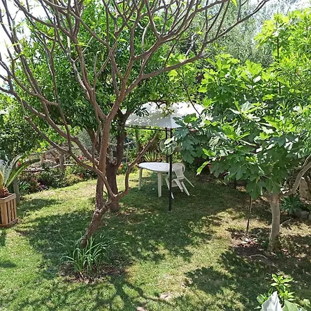 1 Bedroom Amazing In Melito Porto Salvo *