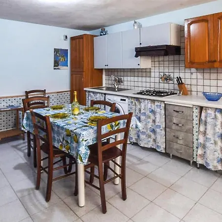 1 Bedroom Amazing In Melito Porto Salvo *